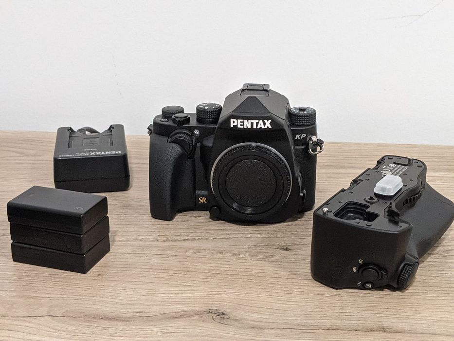 Pentax KP + D-BG7