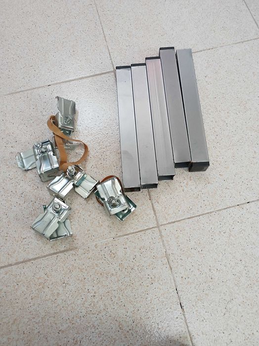 Pés para estrado de cama metálicos