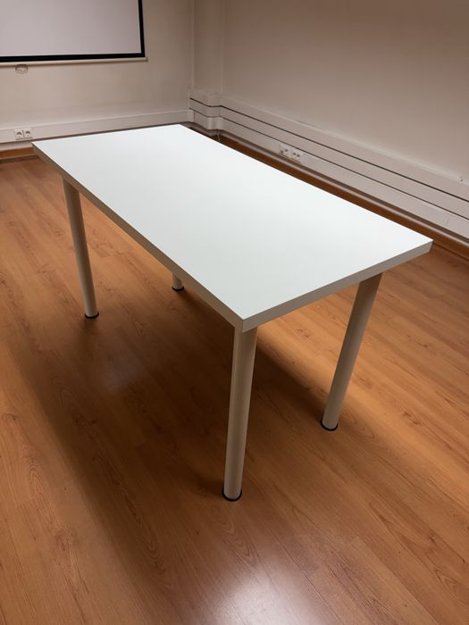 Mesa Branca de Escritório / Reuniões – Excelente Estado