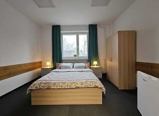 Pokoje na doby, kwatery - darmowy parking