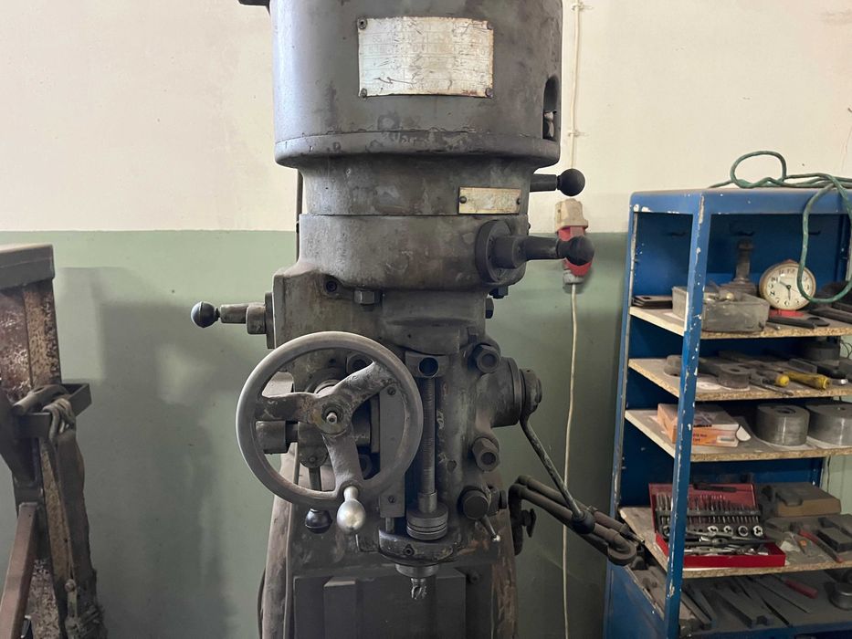 Frezarko wiertarka INDUMA obrotowa głowica