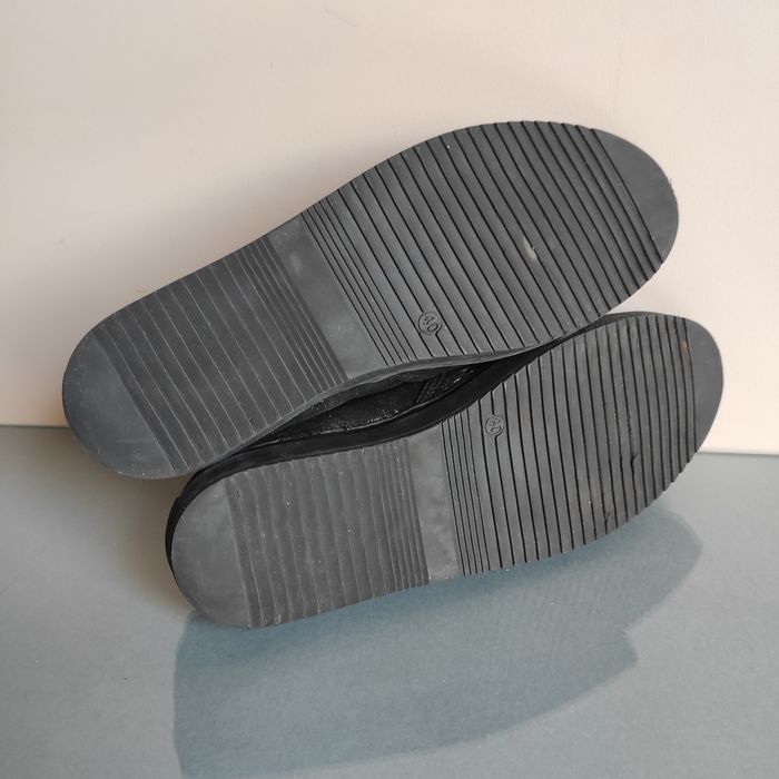 Buty Carinii – skóra naturalna – rozmiar 40 – slip-on