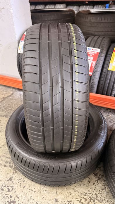 Pneus 225/45r17 Bridgestone Turanza T005 com 90% piso