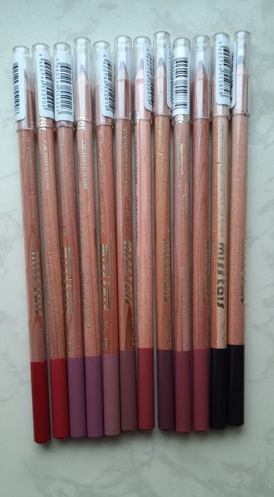 Олівці для губ Miss Tais