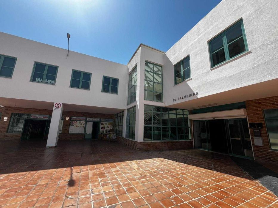 Arrendamento loja Carregado