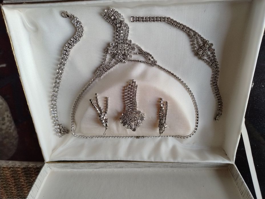 Набор бижутерии "Яблонекс"