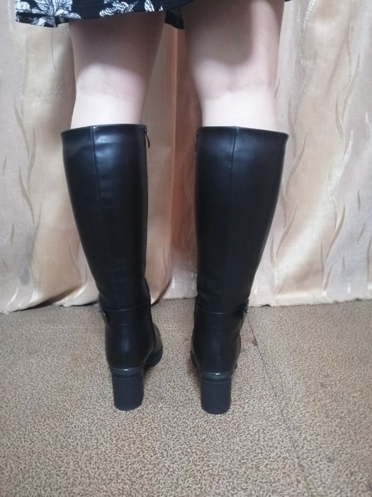 Зимние новые сапоги