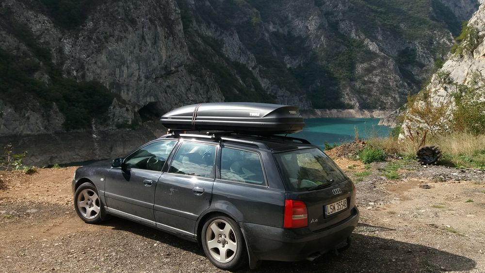 Wypożycz box dachowy Thule Pacific 700 + uchwyty i belki