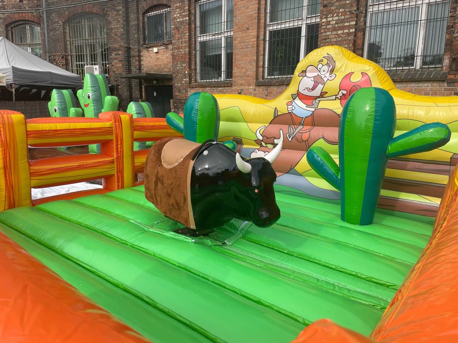 Byk rodeo Dmuchańce Tory przeszkód karuzela kolejka wynajem atrakcji