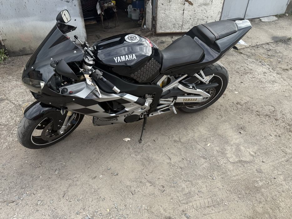 Yamaxa YZF-R1 ямаха р1