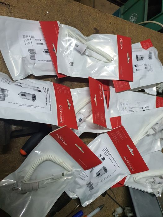 Carregadores para carregar Telemóveis ao isqueiro do carro