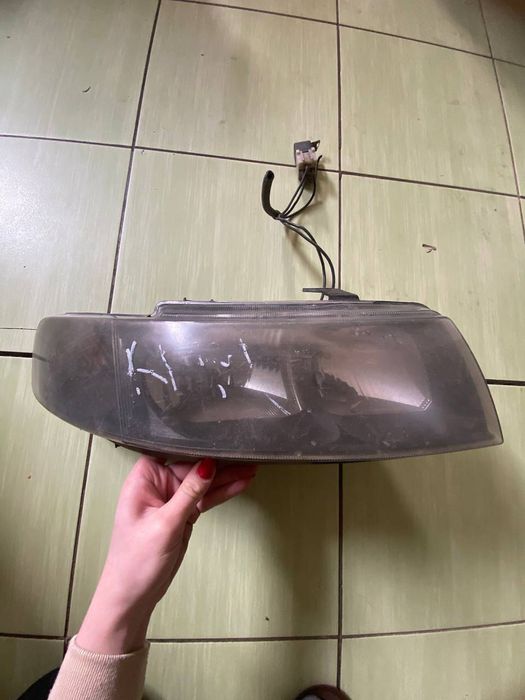 Фара права seat toledo mk 2, seat leon mk 1 1M1 941002D Valeo
