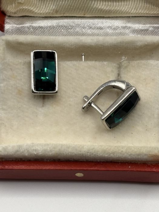 Kolczyki z zielonym kamieniem 1794