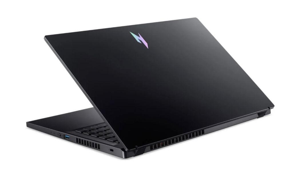 Acer Nitro V 15 ANV15-41-R8HJ 15,6” 144Hz R5 7535HS 32GB /1TB RTX4060