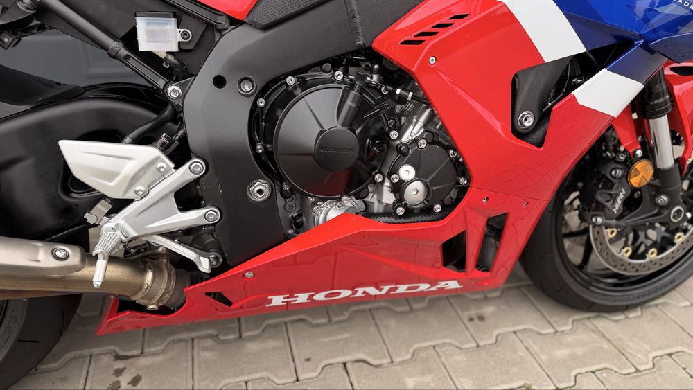 Мотоцикл HONDA CBR 1000 RR-R Fireblade