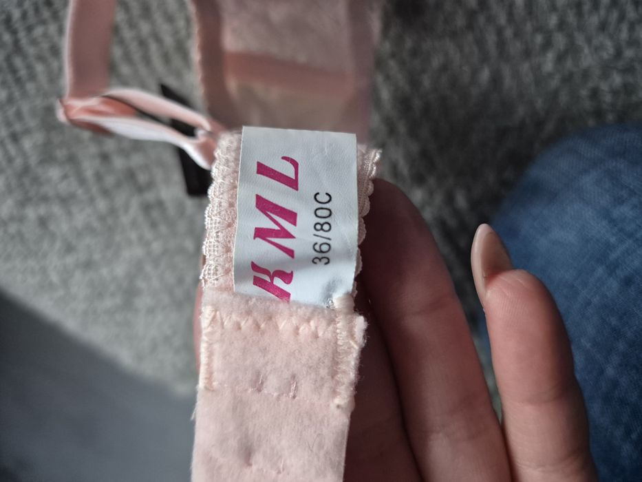 Biustonosz jasnym roz 75B
