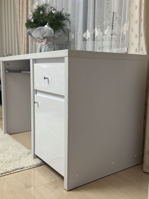 Письмовий стіл 120см