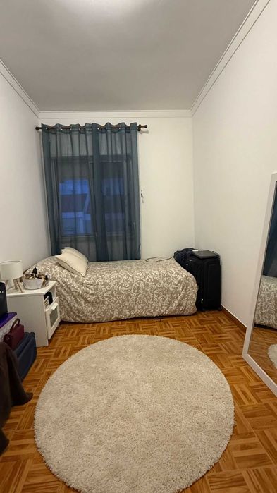 Quarto em Odivelas ao lado das Colinas do cruzeiro sem calçao entrada imediata