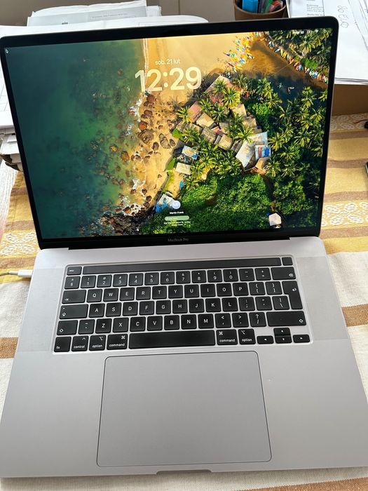 MacBook Pro 16” | i7 6-Core | 32GB RAM | SSD 512GB | Retina | PRO