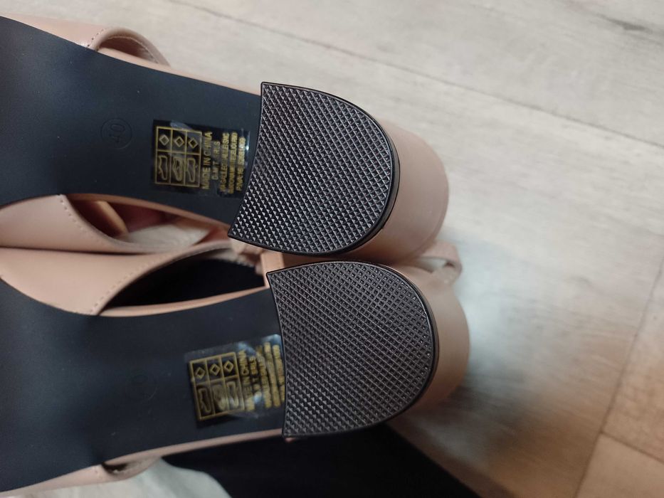 (40) Beżowo - Czarne czółenka wieczorowe z odkrytą piętą, NOWE