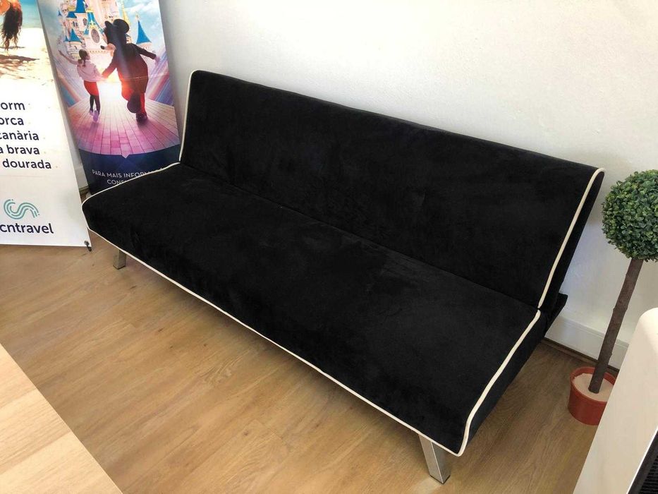 Sofá Preto Moderno em Excelente Estado