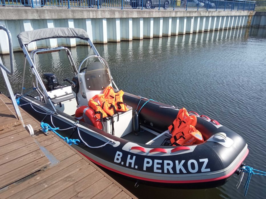 Łódż motorowodna typu RIB 460 z silnikiem Suzuki 2025 20 KM