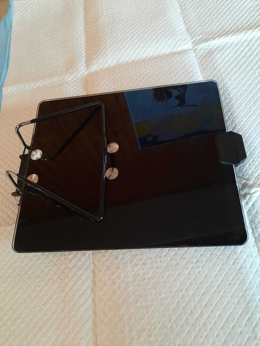 Полка под тюнер, стеклянная.