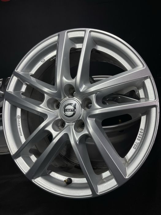 Диски R17 5x108 Et50.5 7.5J. Volvo XC60 XC40 XC70 V90 V70 V60 V40 Ford