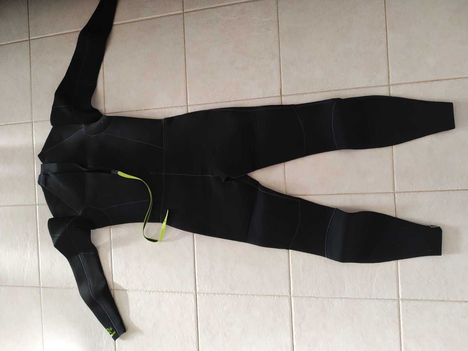 Fato de surf 4,3mm (novo)