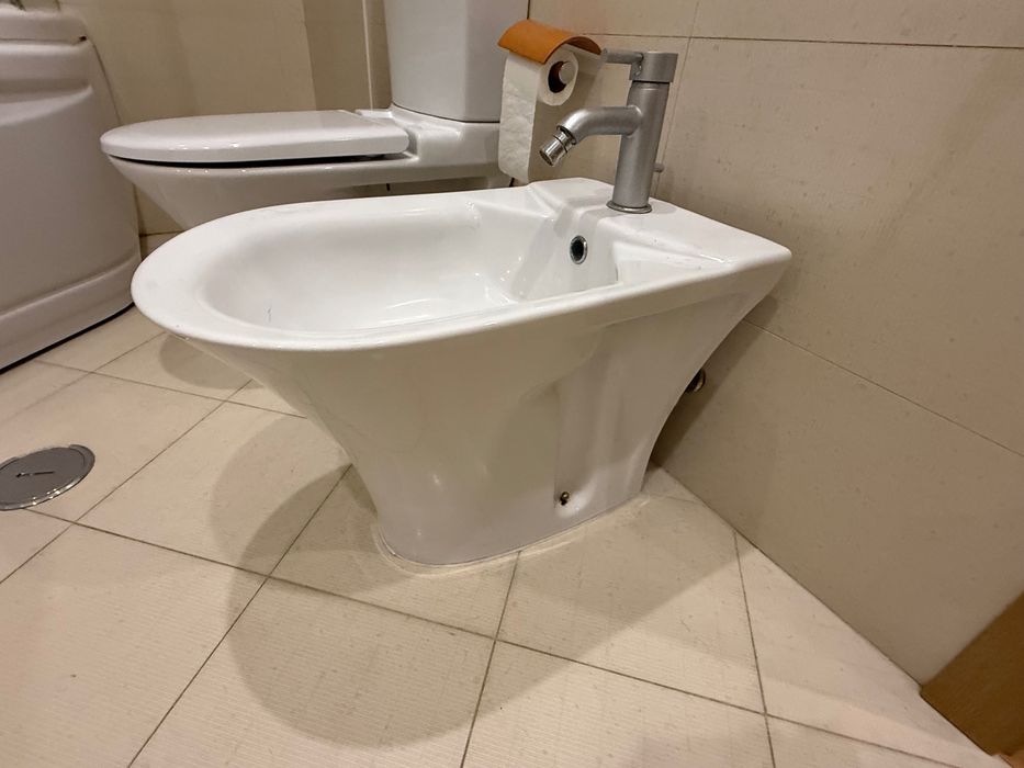 Bidé branco usado
