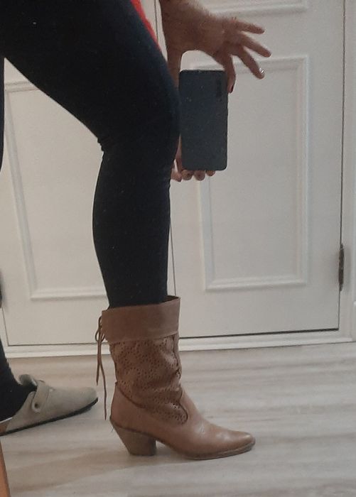 Botas, cor camel n. 38 pouco usadas