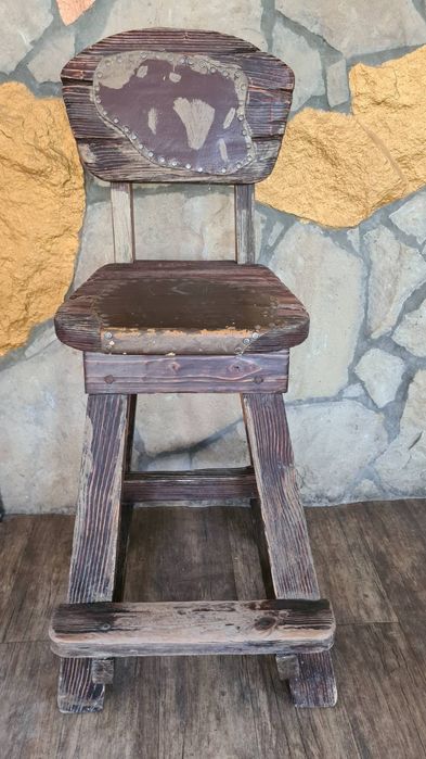 Стіл деревяний  індивідуальне виготовлення.