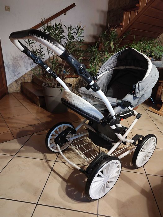 Wózek spacerowy dla niemowląt i dzieci