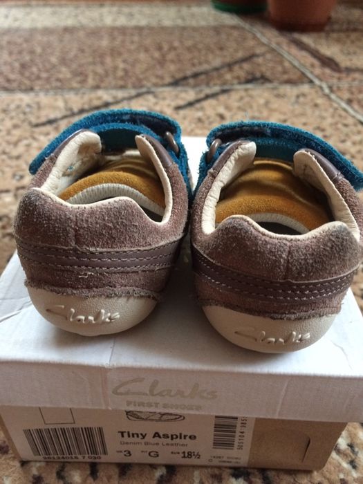 Дитячі кросівочки Clarks
