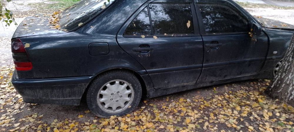 Продам мерседес на розборку 1.8 АКПП