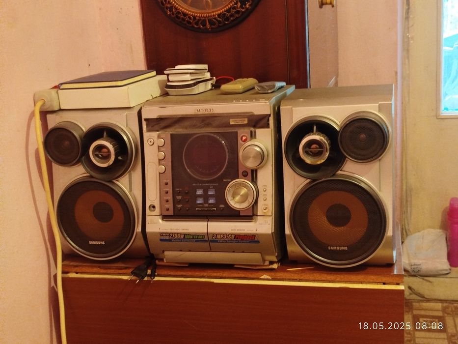 Самовивіз Київ район радіоринку
Продам музичний центр Samsung у