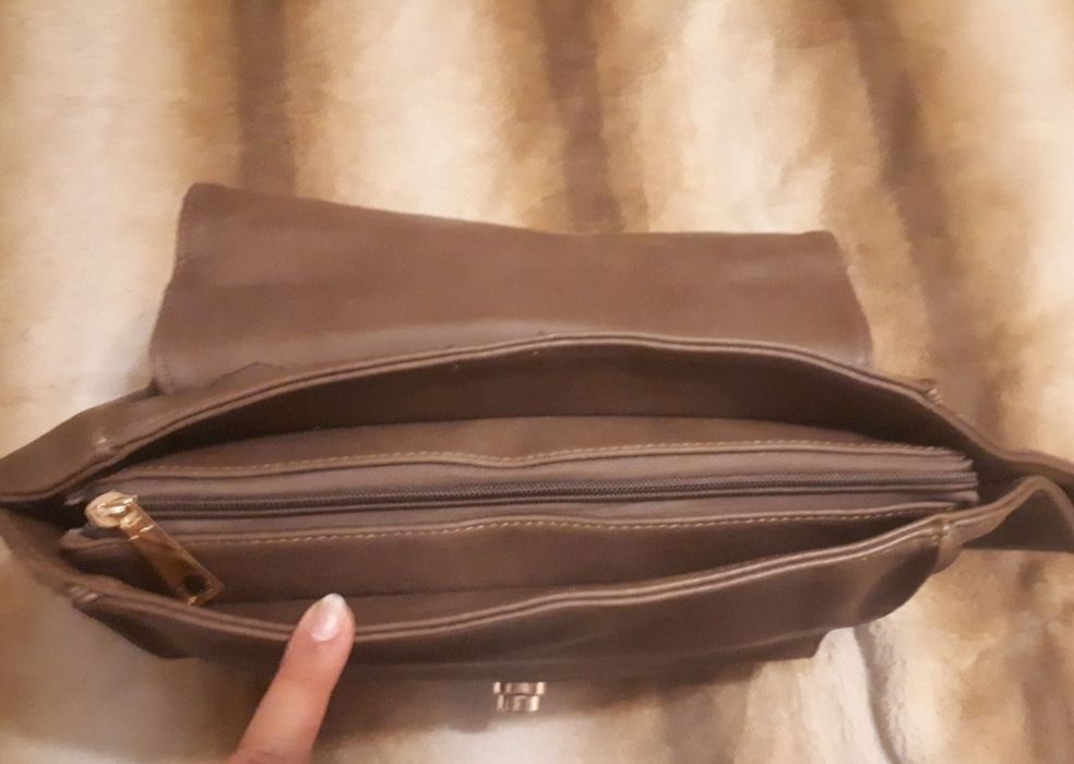 Mala castanha em pele - nova, espaçosa
