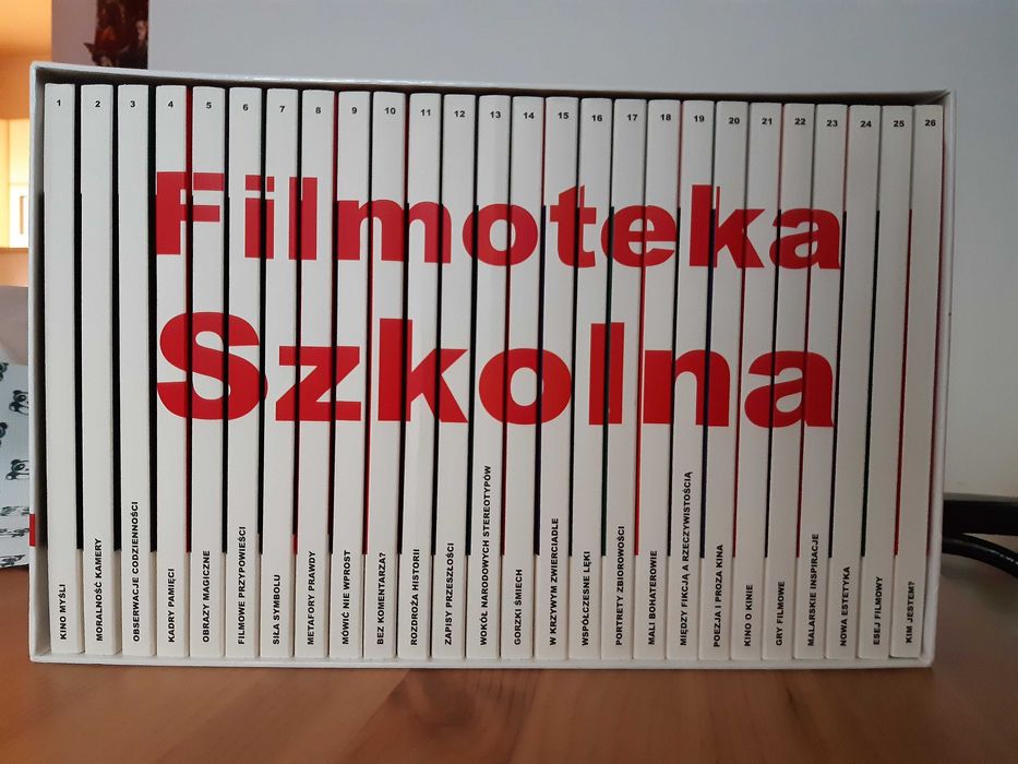 NOWA Filmoteka szkolna komplet 26 płyt DVD nieużywana