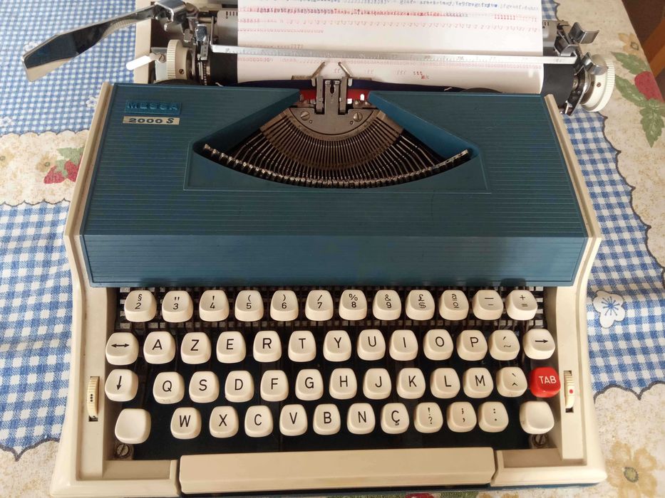 Máquinas de escrever antigas para decoração