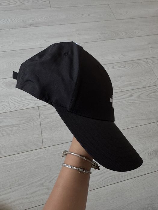 Нова кепка, з бірками, не одягалась The north face