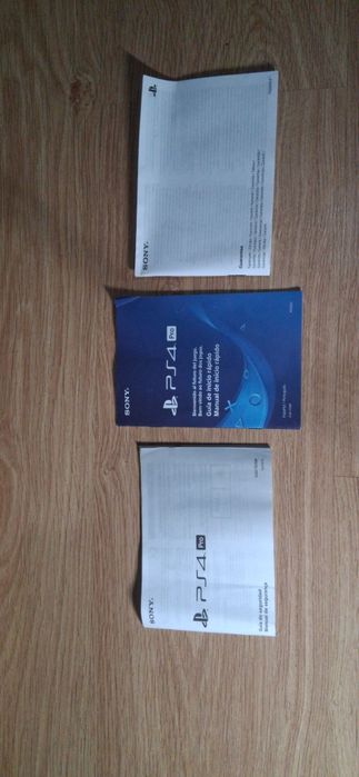 PS4 Pro com comando