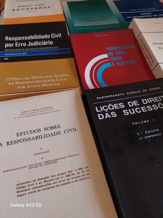 Livros de Direito, como novos, a MUITO BOM PREÇO. Desde