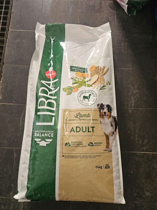 Este produto é a ração Libra Cão Adulto Salmão e Cordeiro
. dieta completa e equilibrada para cães adultos.