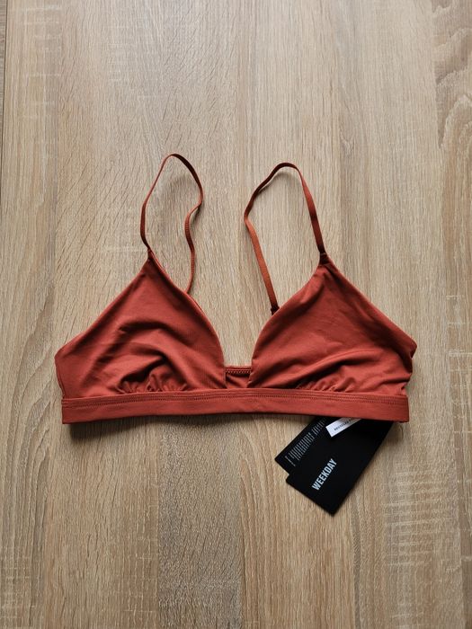 S 36 Weekday soul soft triangle bralette biustonosz damski stanik 
Now