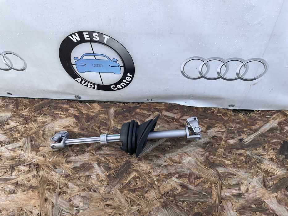 Audi A4 B8 рульовий карданчик ауді а4 б8 кардан рульового вала