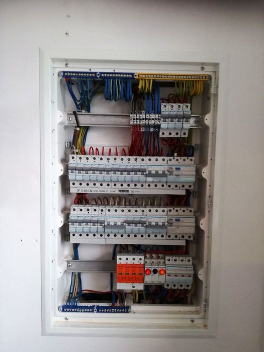 Elektryk - Wykonam instalacje elektryczną, odbiór elektryczny, pomiary, przyłącza