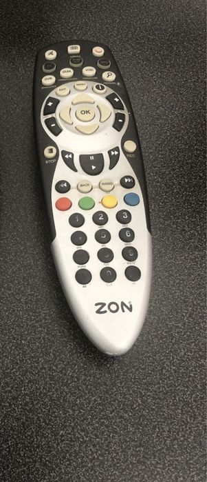 Comando televisao da Zon  novos e mais dois de outra marca ver fotos