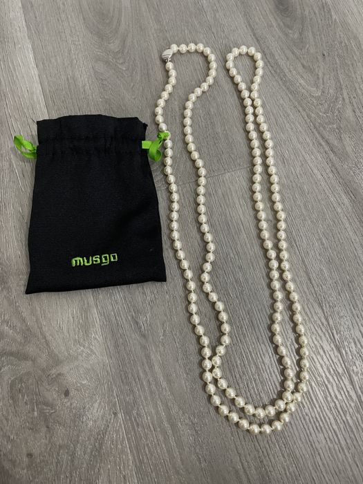 Colar da Musgo com contas perolas e fecho prateado e elegante