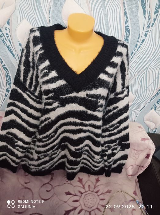 Женский тёплый свитер большого размера