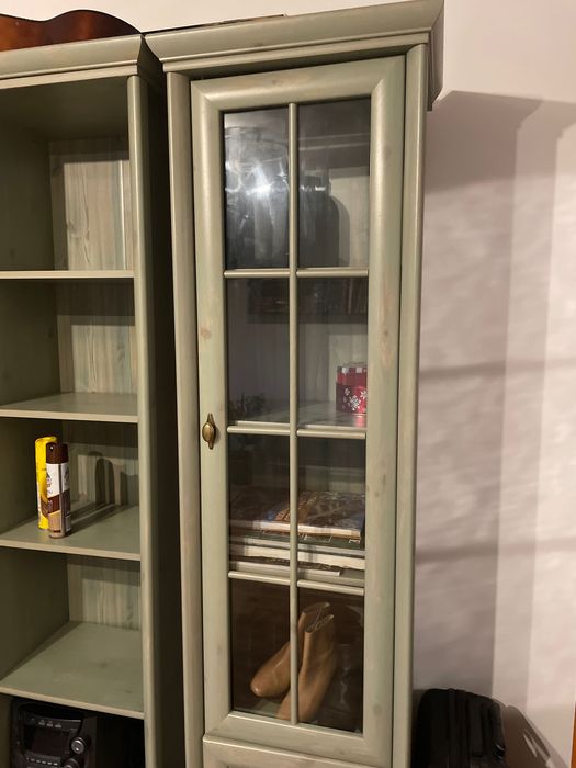 Dwa regały black red white